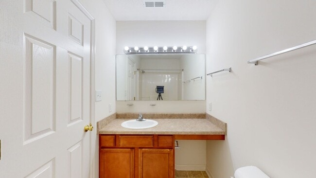 Building Photo - 216 Smallwood Rd