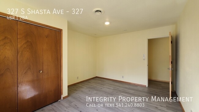 Building Photo - 327 S Shasta Ave