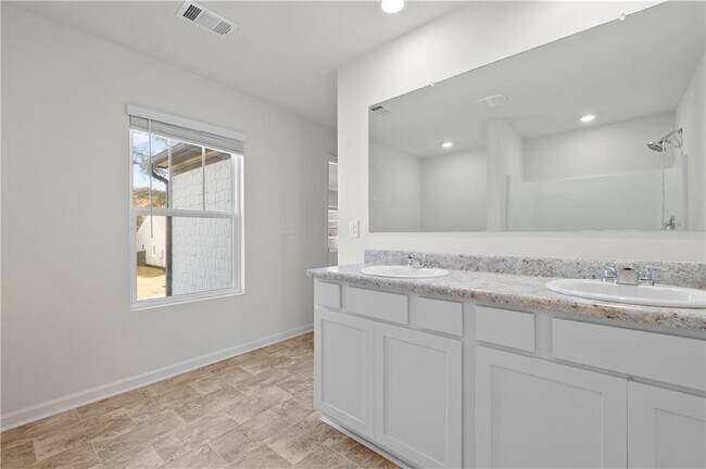 Building Photo - 63 Walnut Grv Wy