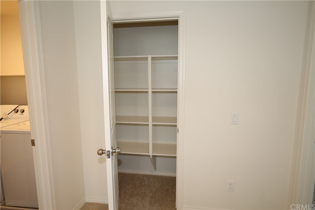 Building Photo - 1006 Peach Grv