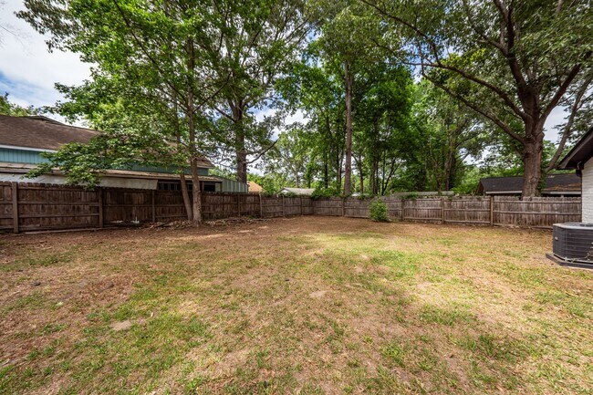 Building Photo - 3 Bedroom, 1 Bathroom Home in Willowbrook - Goose Creek