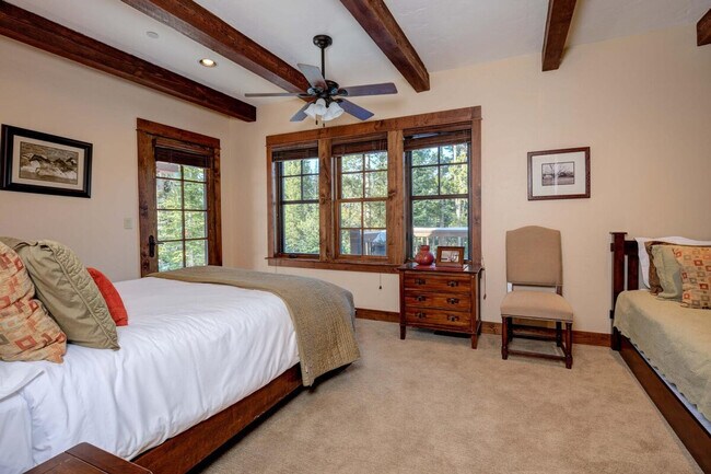 Building Photo - 14 Peaks View Dr