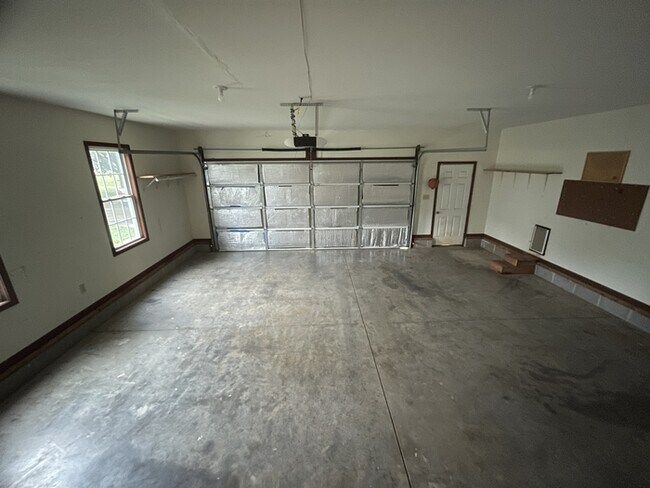 Building Photo - 1185 Eller Wood Dr