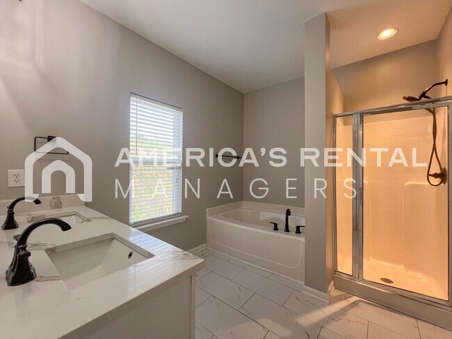 Building Photo - Beautifully Renovated Ranch-Style Home for Rent!!! View with 48 Hours Notice!