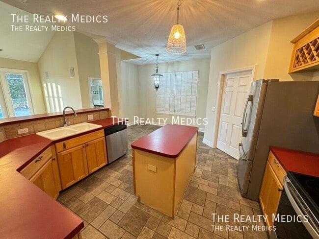 Building Photo - 2737 Scarborough Dr