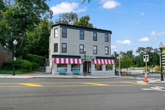 Building Photo - 38 Morris St