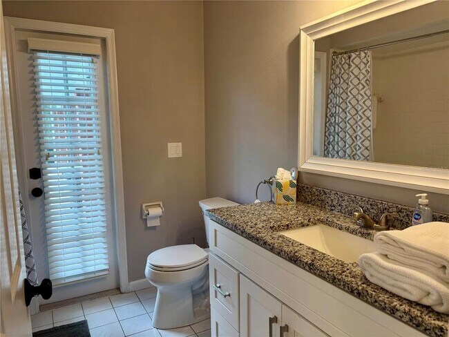 Building Photo - 1950 Bern Creek Loop