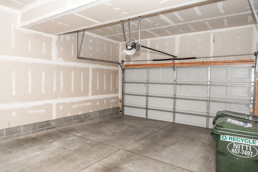Garage - 2676 133rd St W