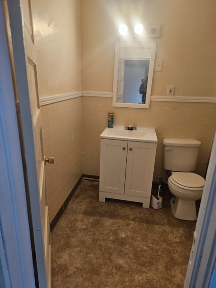 Building Photo - 6805 Clark Ave