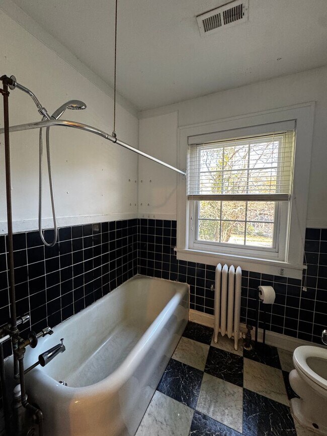 Building Photo - 3BR/2BA House in Five Points