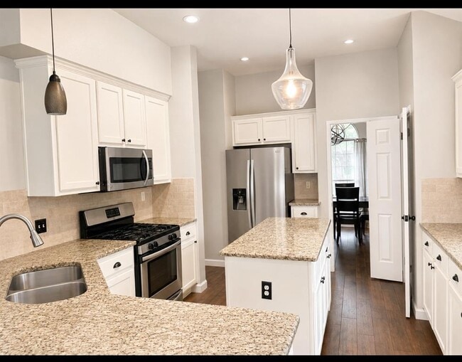 Building Photo - 2304 Kristen Ln