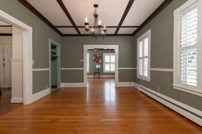 Building Photo - 44 Custer St