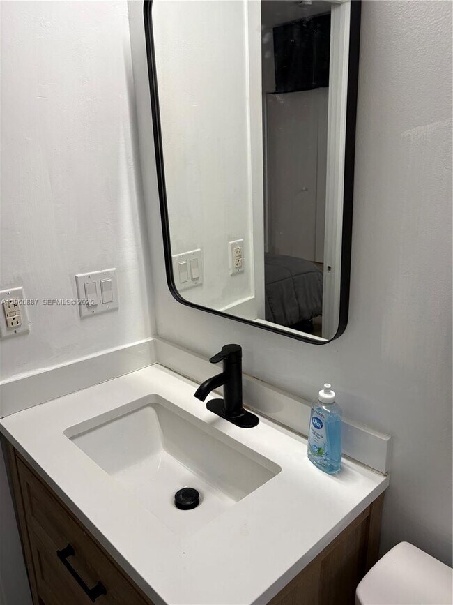 Building Photo - 1325 Meridian Ave