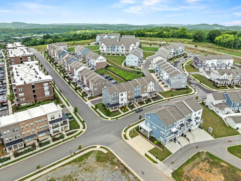 Building Photo - 833 Westcott Ln