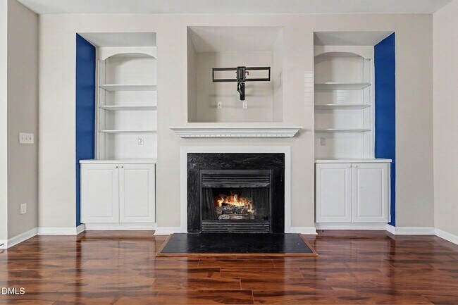 Building Photo - 233 Woodson Dr