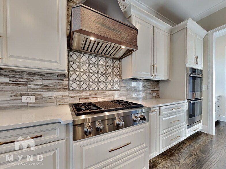 Building Photo - 2995 Manorview Ln