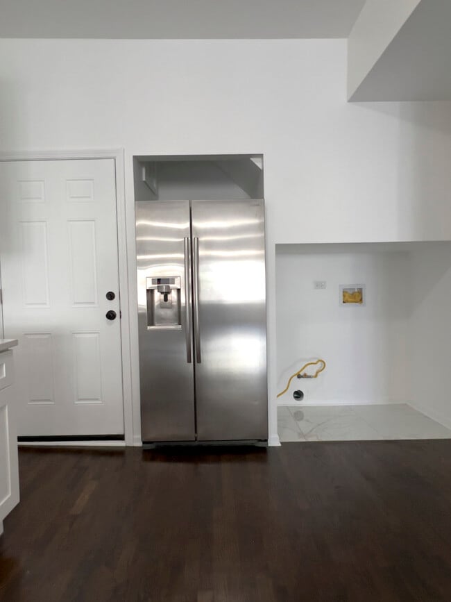 Building Photo - 4734 S Paulina St