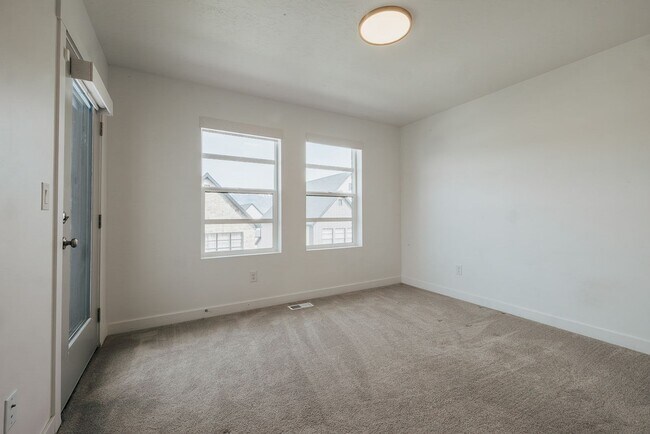 Building Photo - Stunning 4 Bedroom Home in Lehi with Great Amenities!