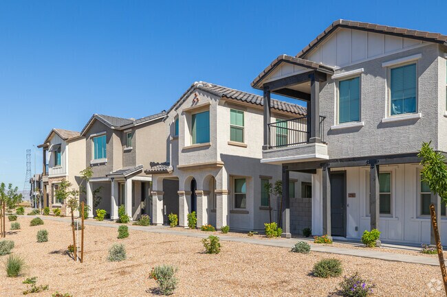 Building Photo - Ironwood Homes at River Run
