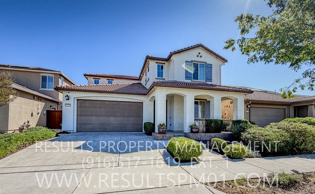 Building Photo - Must See! Lovely Former Model Smart Home 4 Bed 3 Bath