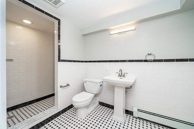 Building Photo - 213 Ogden Ave.