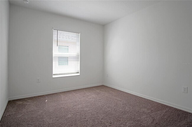 Building Photo - 608 Royal Palm Dr