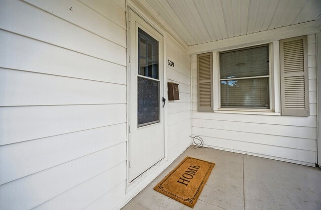 Building Photo - 539 Austin St