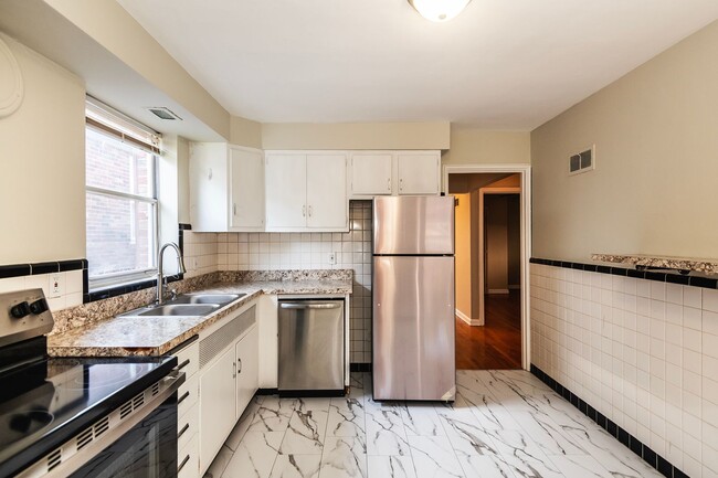 Building Photo - 6209 Loran Ave