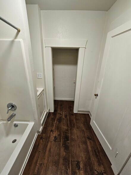 Building Photo - 3510 NE Everett St