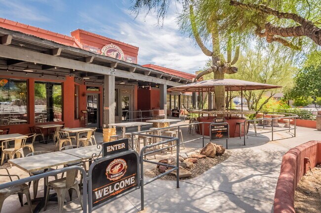 Building Photo - Downtown Cave Creek Patio Homes!