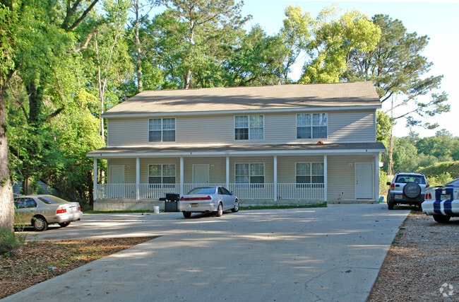 Building Photo - White Drive Villas