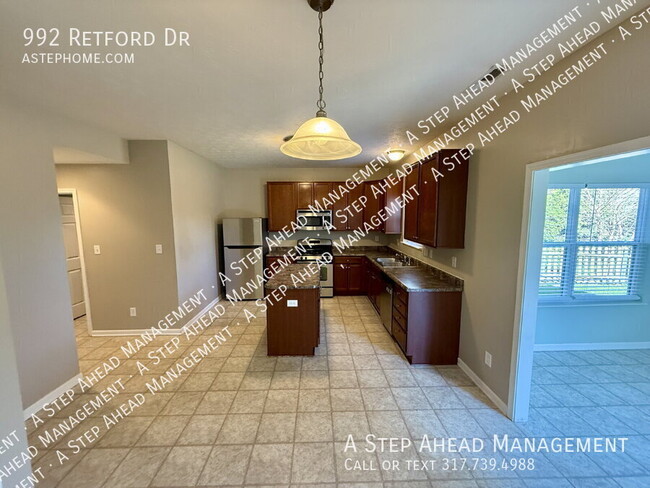Building Photo - 992 Retford Dr