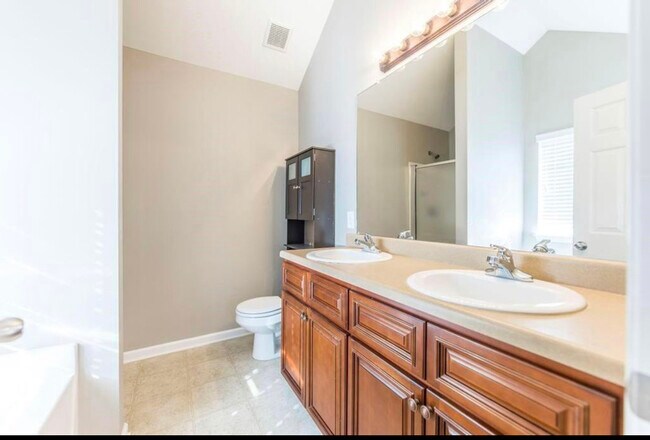 Primary bath - 105 Burr Dr