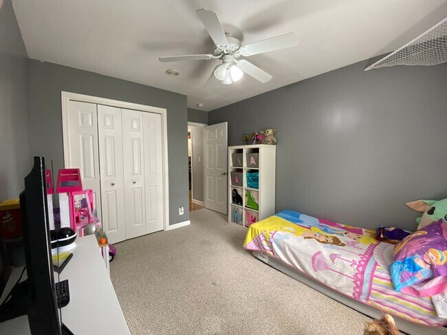 Building Photo - 3672 Fieldstone Dr