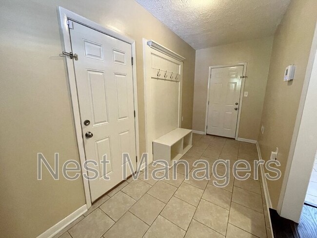 Building Photo - 6817 Bryanstone Way