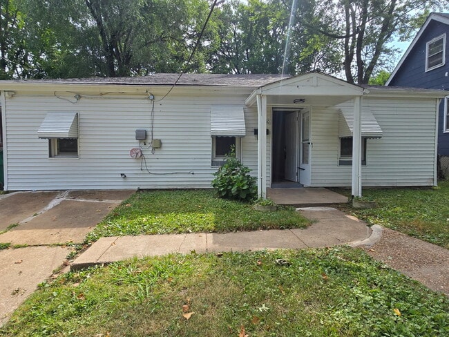 Primary Photo - Awesome 3-Bedroom Home in St. Louis – Move...