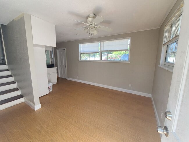 Building Photo - Fenced in four bedroom house near beautiful Gulfport