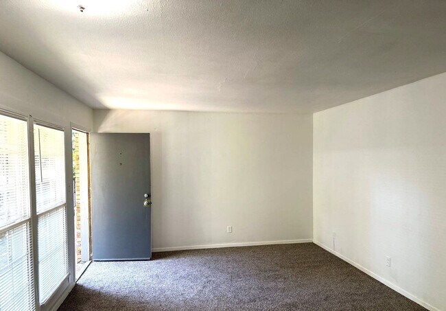 Primary Photo - 2092 Jefferson Ave