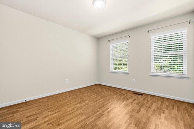 Building Photo - 8931 Park Forest Dr