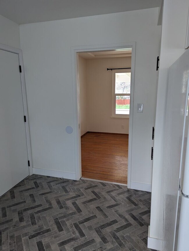 Building Photo - 2 Bed/1 Bath in Lemon Grove