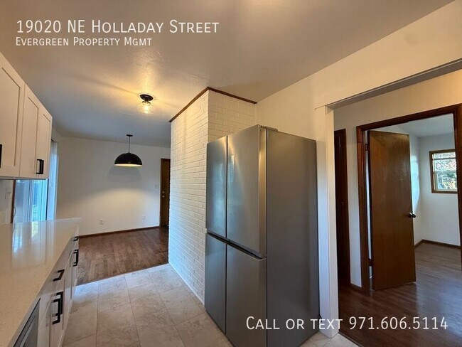 Building Photo - 19020 NE Holladay St