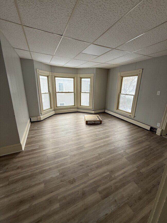 Building Photo - 16 Belmont Ave