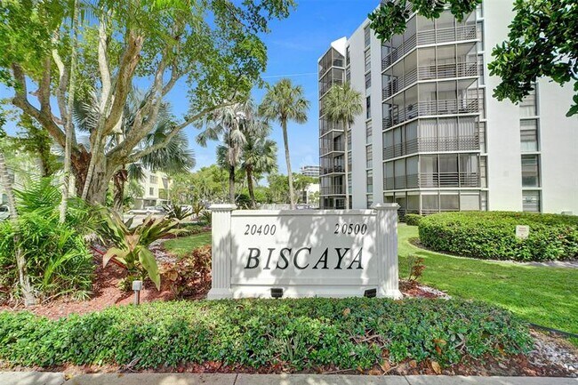 Building Photo - 20400 W Country Club Dr