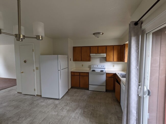 kitchen - 2021 C St