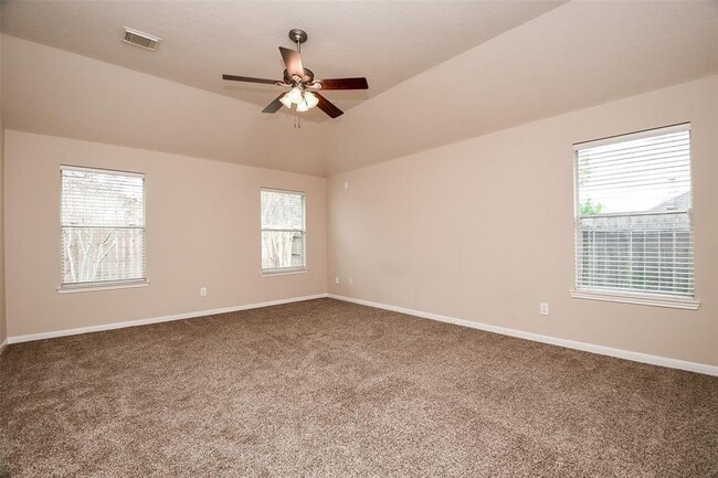 Building Photo - Crescent Drive, Pearland, TX 77584 - 3 BR ...