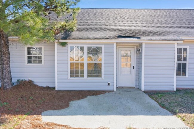 Building Photo - 1456 Middlesbrough Dr