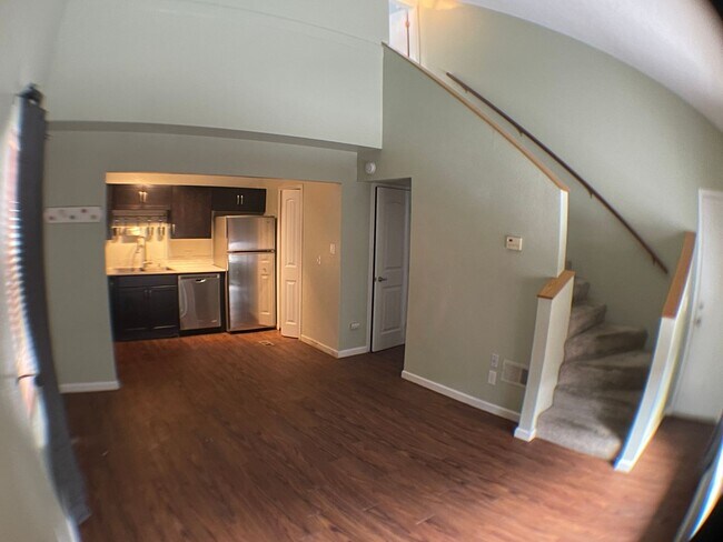 Building Photo - READY FOR MOVE IN! Upgraded 2-Bed, 2-Bath ...