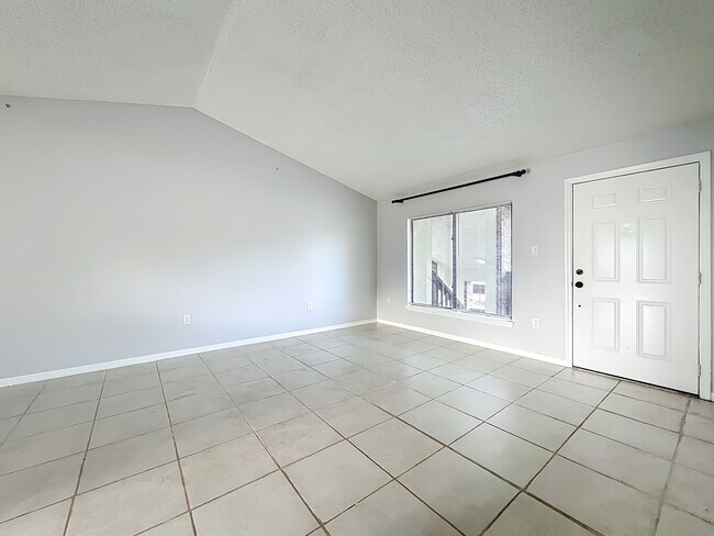Building Photo - 1515 Huntington Ln