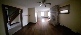 Building Photo - 2240 W 12th St