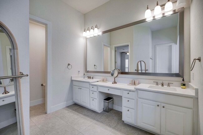 Building Photo - 7038 Cantera Manor Blvd